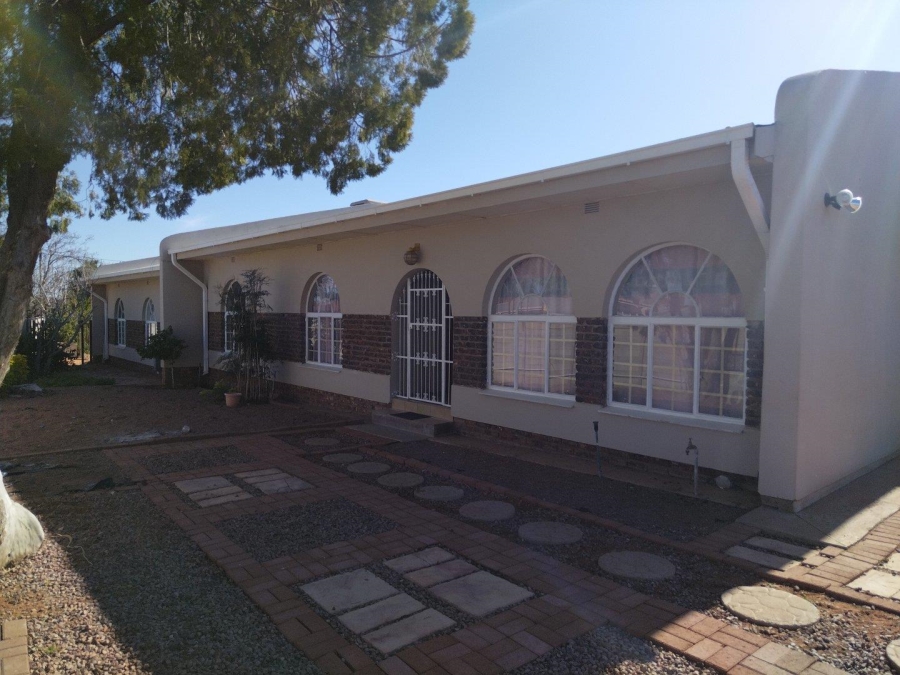 4 Bedroom Property for Sale in Flora Park Northern Cape